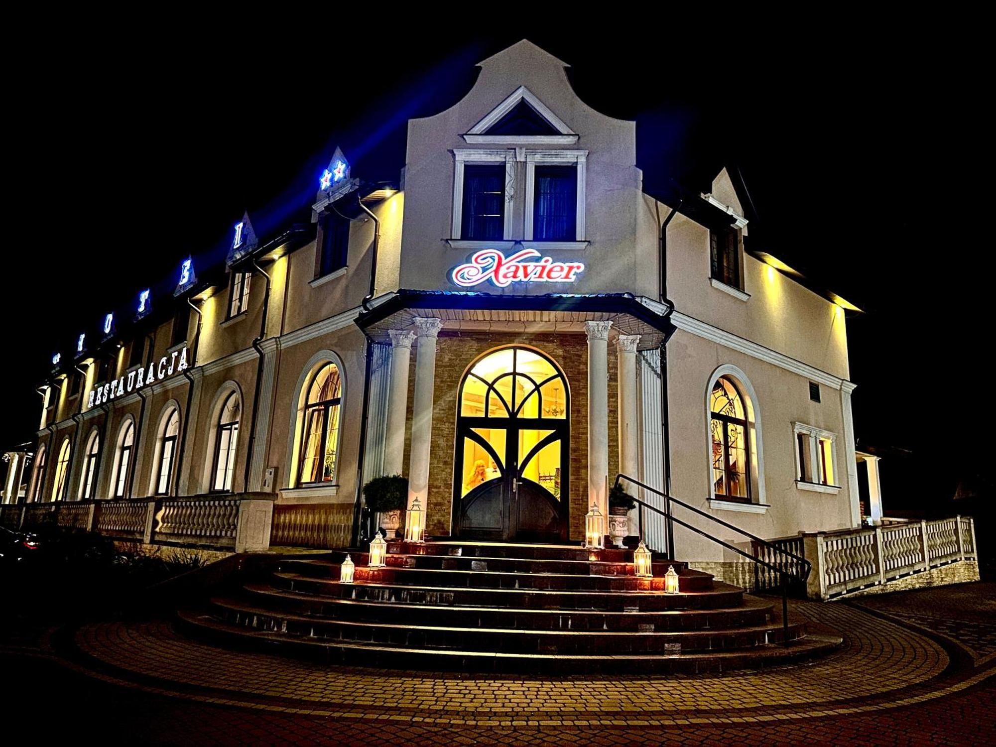 Hotel "Xavier" Lubycza Krolewska 外观 照片