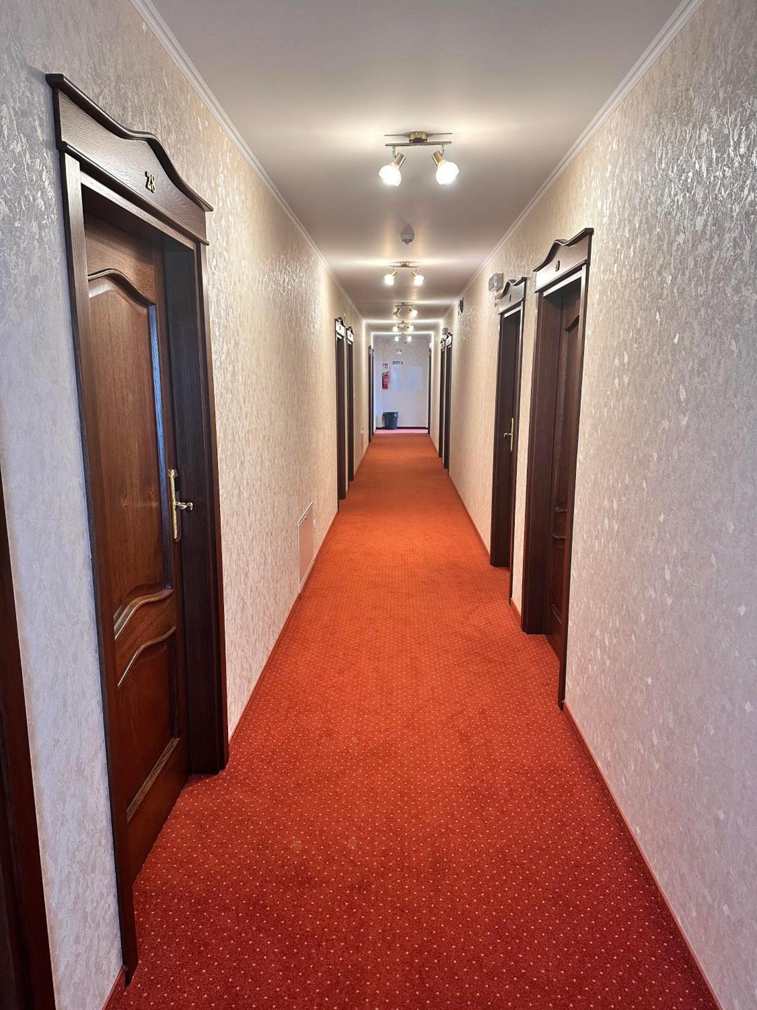 Hotel "Xavier" Lubycza Krolewska 外观 照片